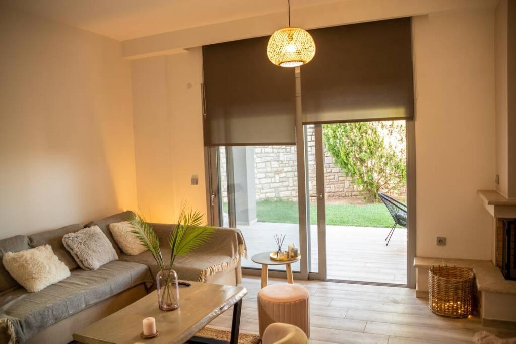 Akrivi'S House In Kalamata Extérieur photo