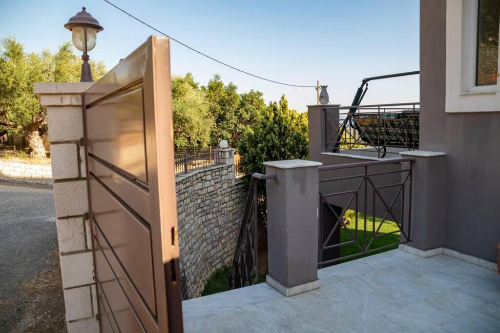 Akrivi'S House In Kalamata Extérieur photo